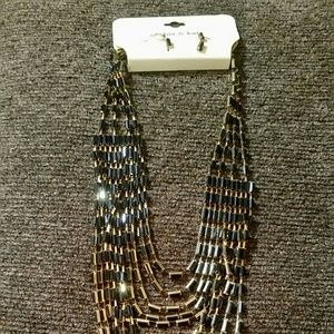 NECKLACE AND EARRINGS SET